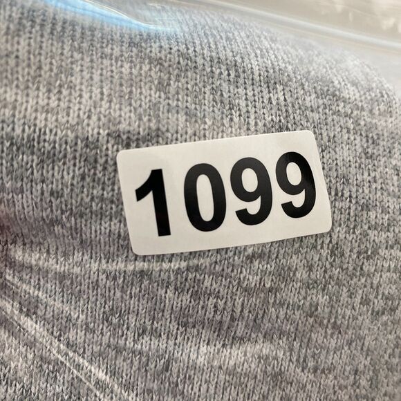 Under Armour Sweatshirt Loose Fit Fleece Pullover Pockets Womens Small Gray - Picture 9 of 9